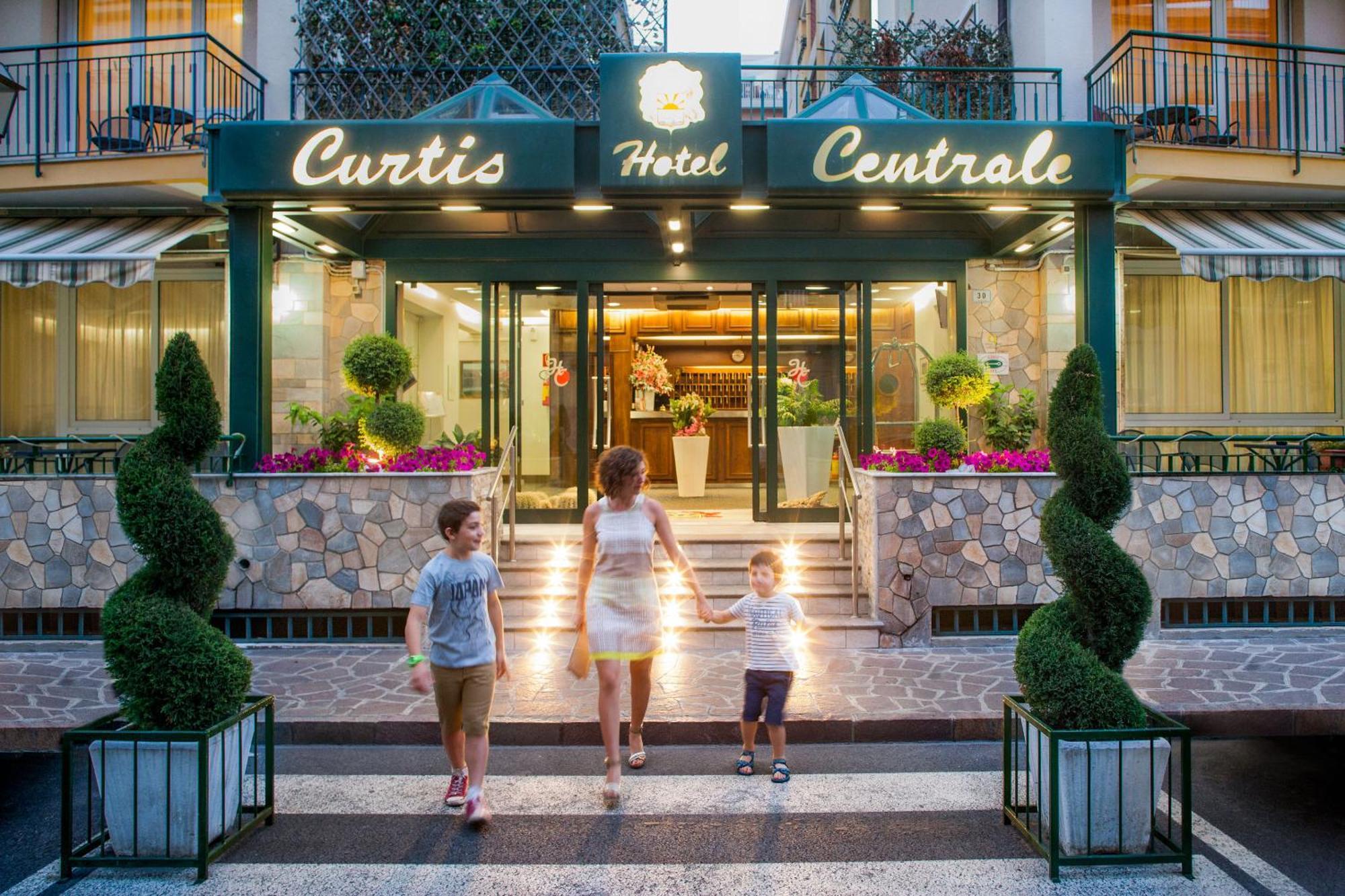 Hotel Curtis Centrale Alassio Exteriér fotografie